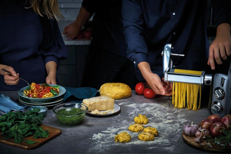 Accessorio Trafila per fettuccine di pasta fresca (6 mm) per Impastatrice Assistant