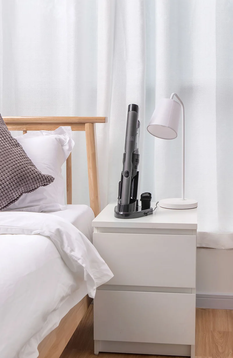 BLACK & DECKER 12V Brushless Hand Vacuum Black