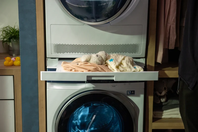 Electrolux Laundry Stacking Kit - Dark