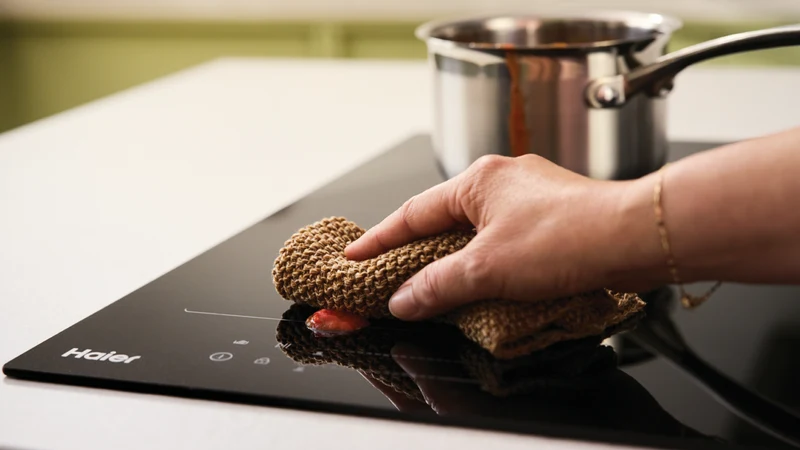 Haier 600 Series 60cm Induction Cooktop, 4 Zone, Dual Flexi Zone, Melt, Black Glass