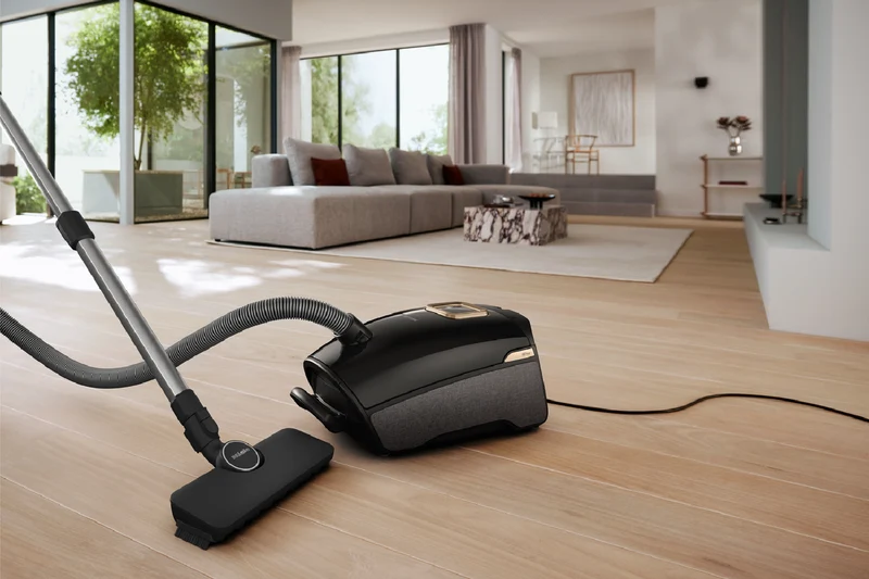 Miele Guard L1 AllFloor Bagged Vacuum Obsidian Black