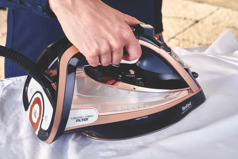 Tefal Ultimate Pure Anti-Calc Steam Iron