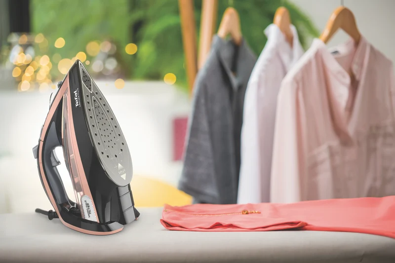 Tefal Ultimate Pure Anti-Calc Steam Iron