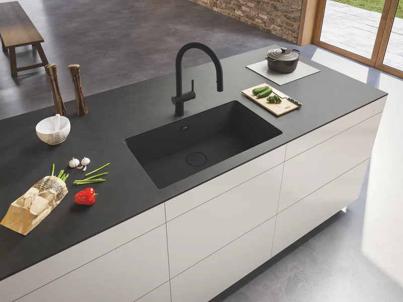 Franke Active J-Shape Pullout Tap, Matt Black