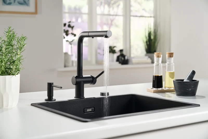 Franke Active L-Shape Pullout Tap, Matt Black