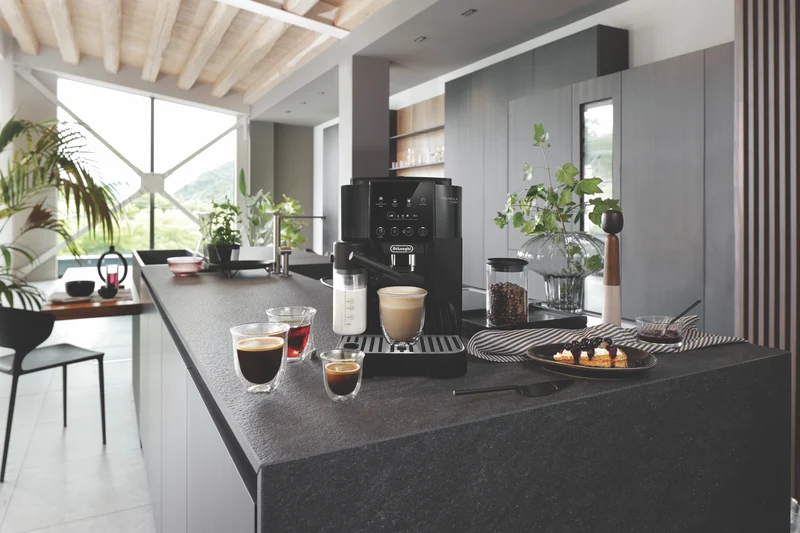 DeLonghi Magnifica Start With Milk Fully Automatic Coffee Machine