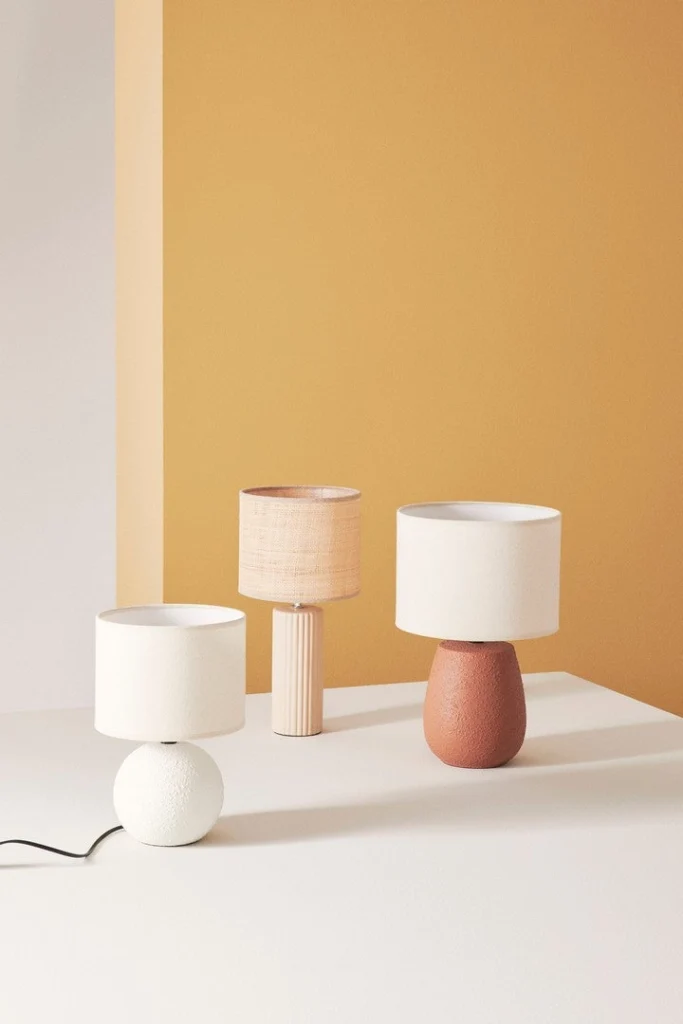 Lampada da Tavolo in Ceramica con Paralume in Rafia - AMIR