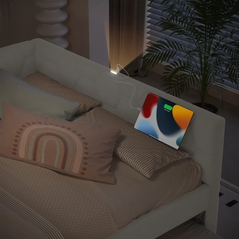 Letto imbottito bianco 140x200 cm con rete a doghe; letto estraibile; USB-C e luce da comodino
