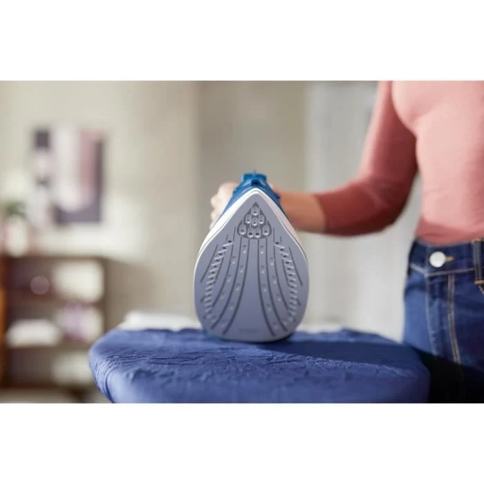 Ferro da stiro PHILIPS serie 3000 DST3040/70, 2400 W, pressatura 200 g/min, uscita vapore 40 g/min