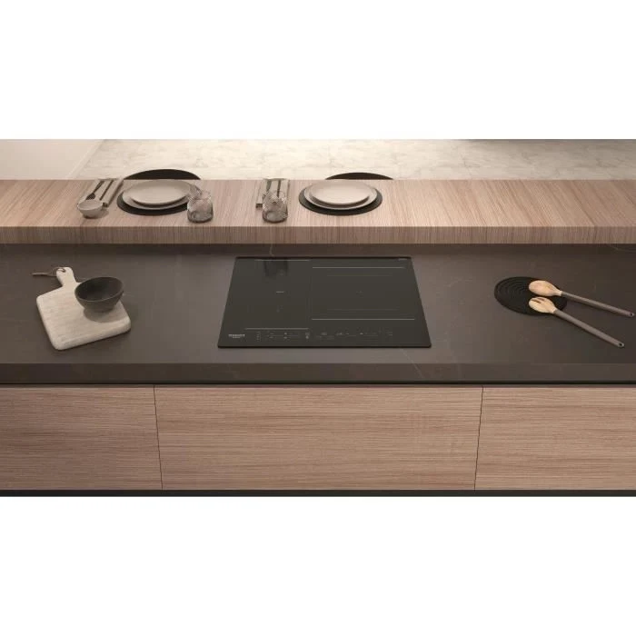 HOTPOINT HB2760BNE - Piano cottura a induzione - 3 zone - 7200W totali - L 59 cmX P 51 cm - Nero