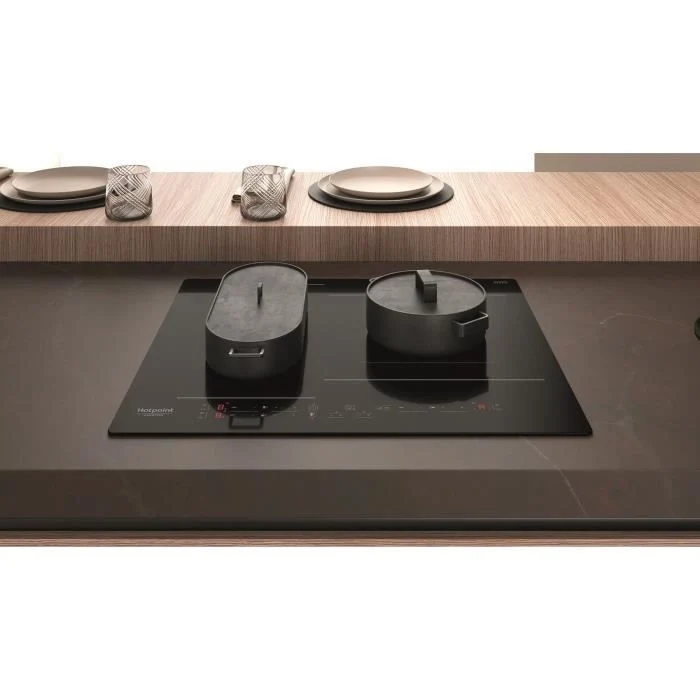 HOTPOINT HB2760BNE - Piano cottura a induzione - 3 zone - 7200W totali - L 59 cmX P 51 cm - Nero